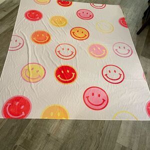Smiling Faces Pattern Wall Tapestry